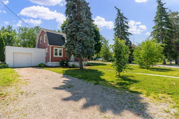 Lambton Shores, ON N0N 1J0,59 MAIN ST S