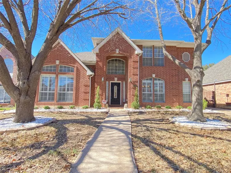 2210 Hunter Place Lane, Arlington, TX 76006