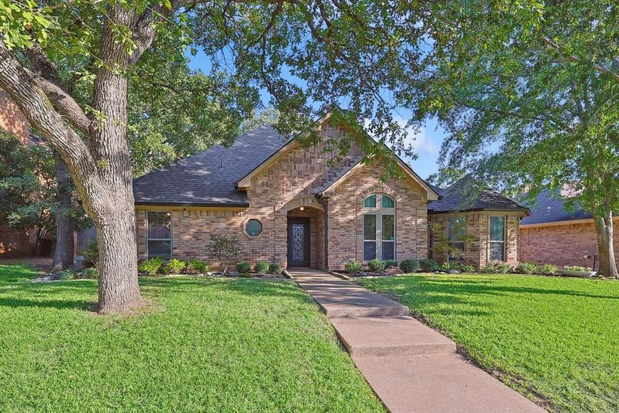 3048 Creekbend Circle, Grapevine, TX 76051