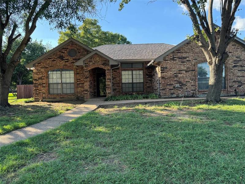 432 Sherwood Court, Burleson, TX 76028