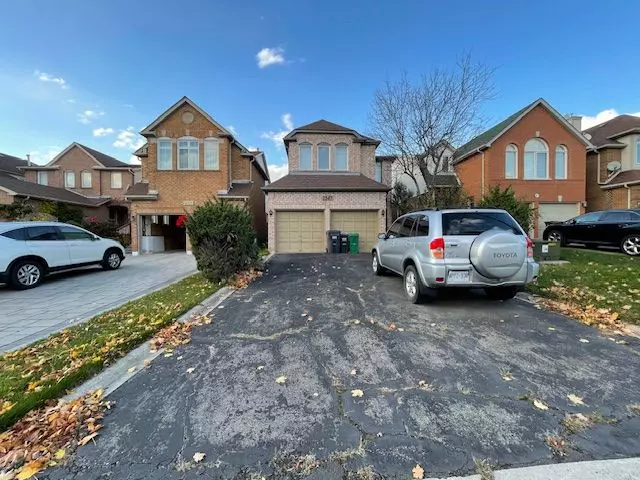 2547 Advent CT, Mississauga, ON L5M 5L4