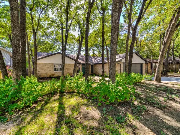 Arlington, TX 76016,5614 Firewood Drive