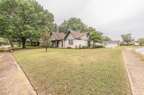 Lewisville, TX 75077,2150 Robin Road