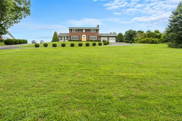 442 S Monte Vista, Glade Spring, VA 24230