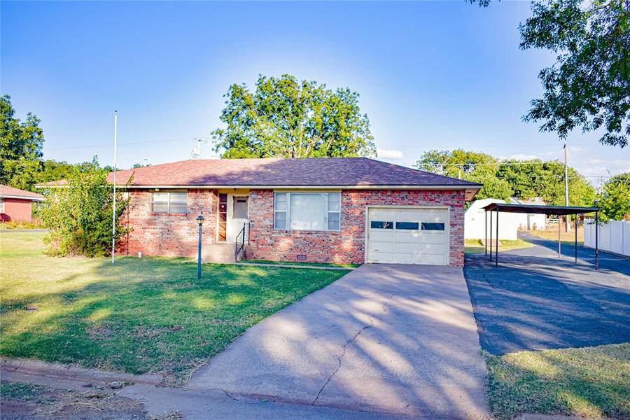 1308 N 5th Street, Sayre, OK 73662