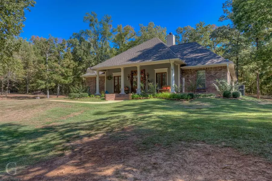 120 Oak Leaf Trail, Benton, LA 71006