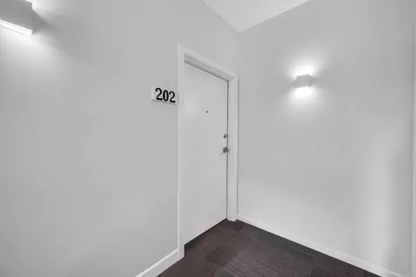 Calgary, AB T3N1M6,140 Redstone WALK Northeast #202