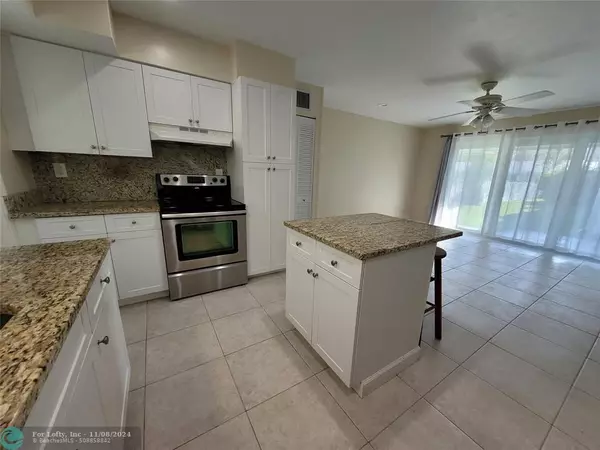 Pompano Beach, FL 33062,3223 NE 12th St  #3E