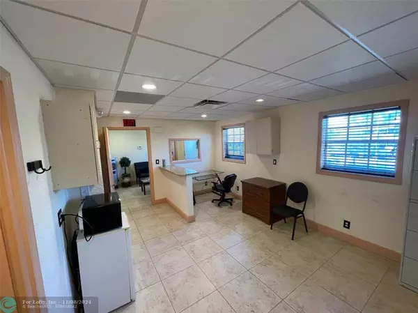 Fort Lauderdale, FL 33308,2800 E Commercial Blvd  #210