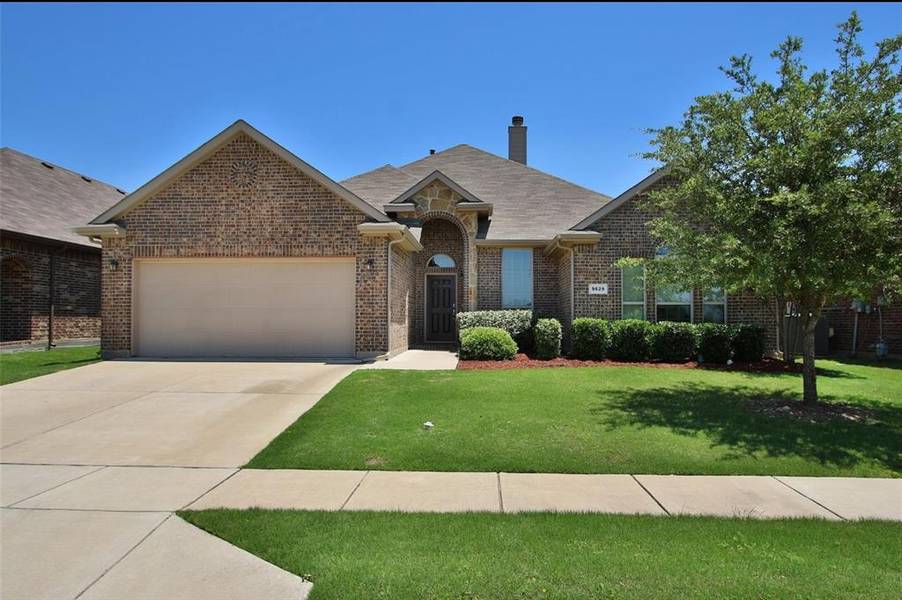 9629 Cypress Lake Drive, Fort Worth, TX 76036