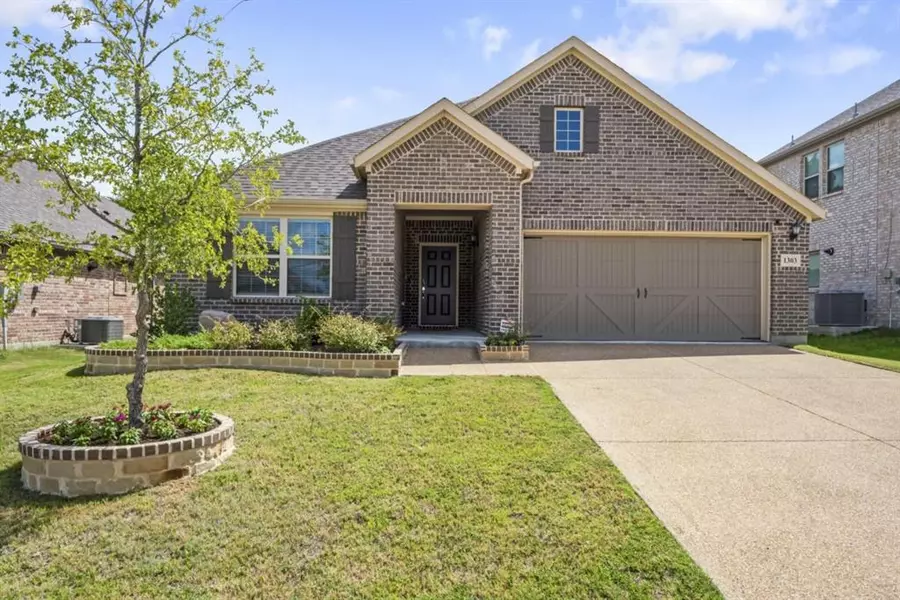 1303 Rosler Street, Mansfield, TX 76063