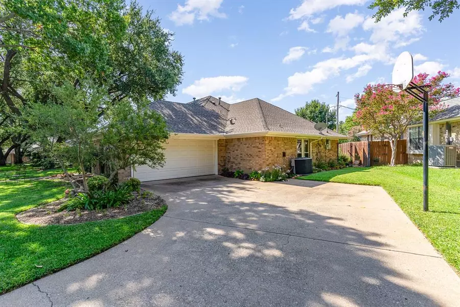 4404 Alameda Court, Arlington, TX 76016