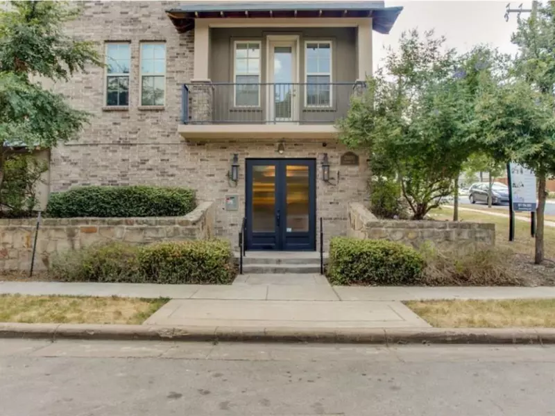 2800 Sandage Avenue #107, Fort Worth, TX 76109