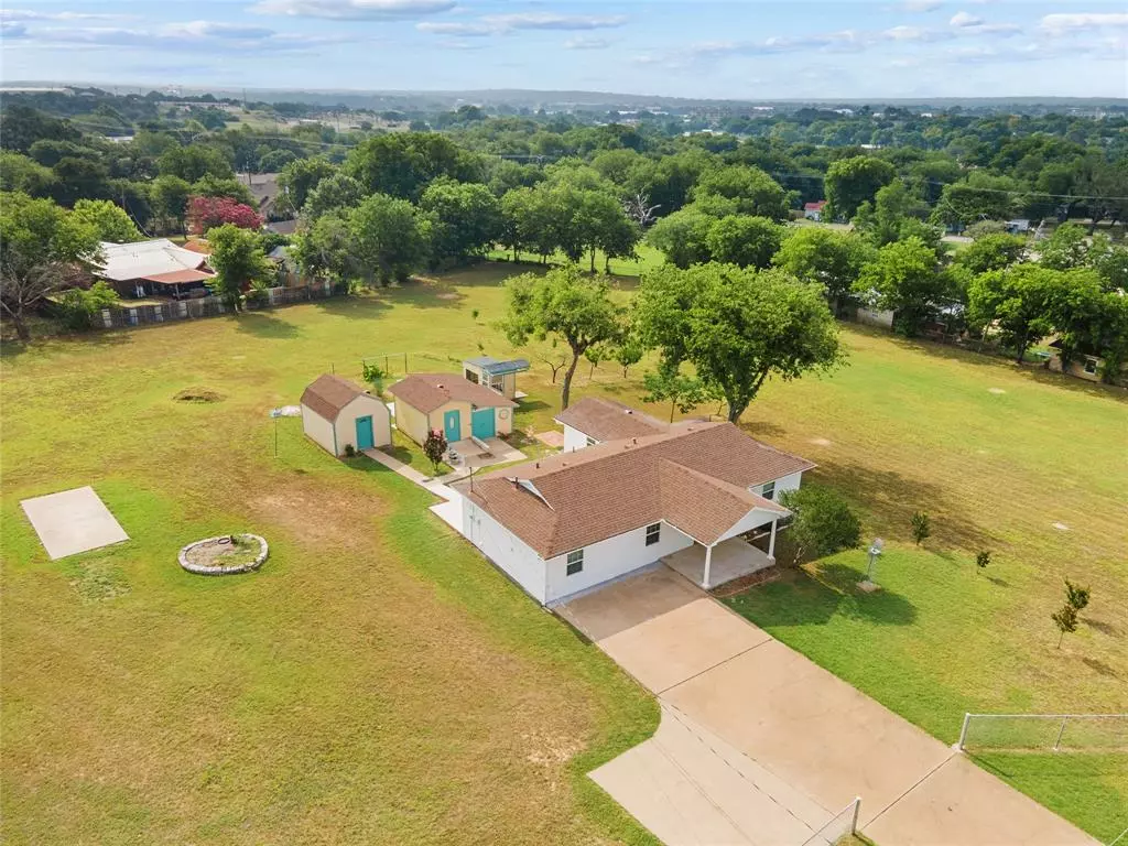 Granbury, TX 76048,744 N Crockett Street