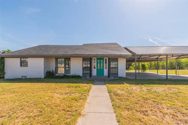 120 N 11th Street, Jacksboro, TX 76458