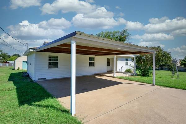 Granbury, TX 76048,744 N Crockett Street