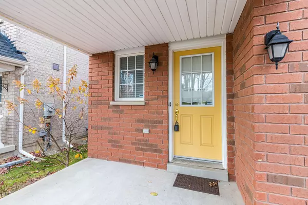 Newmarket, ON L3X 2Z4,129 Hartford CRES