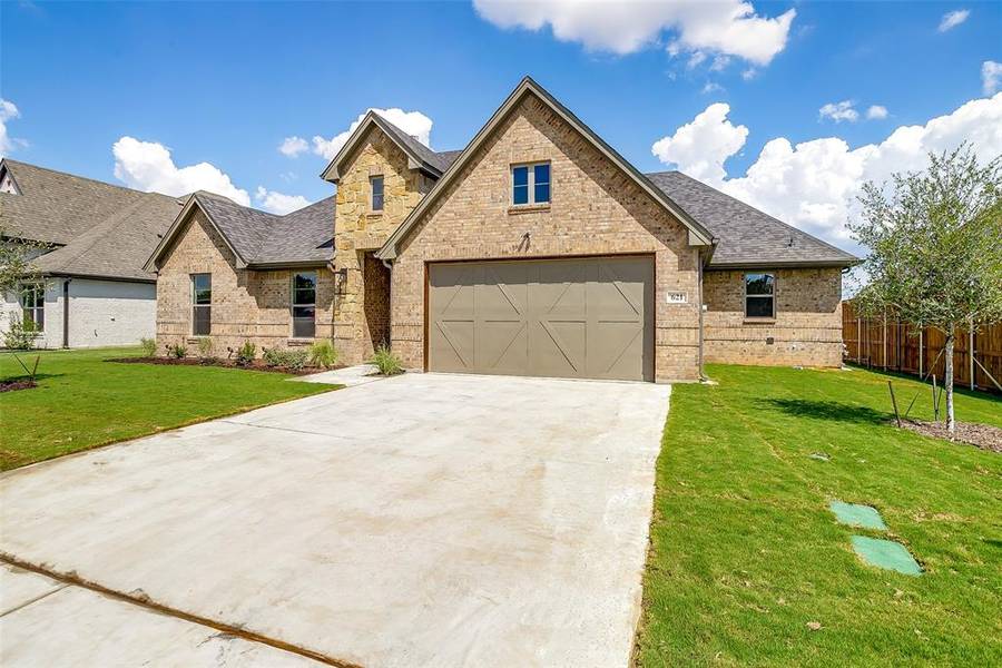 621 Golden Crest, Haslet, TX 76052