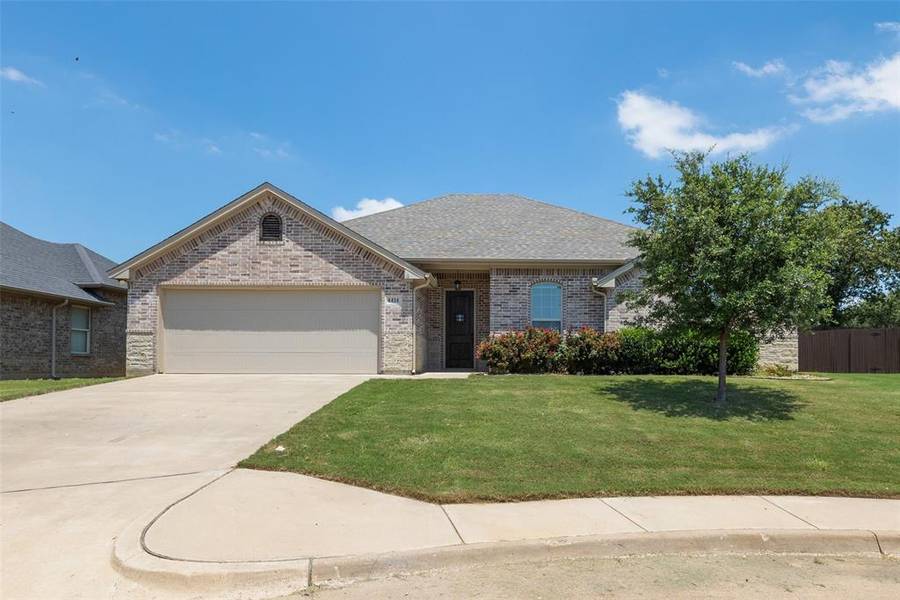 4414 Logan Circle, Granbury, TX 76049