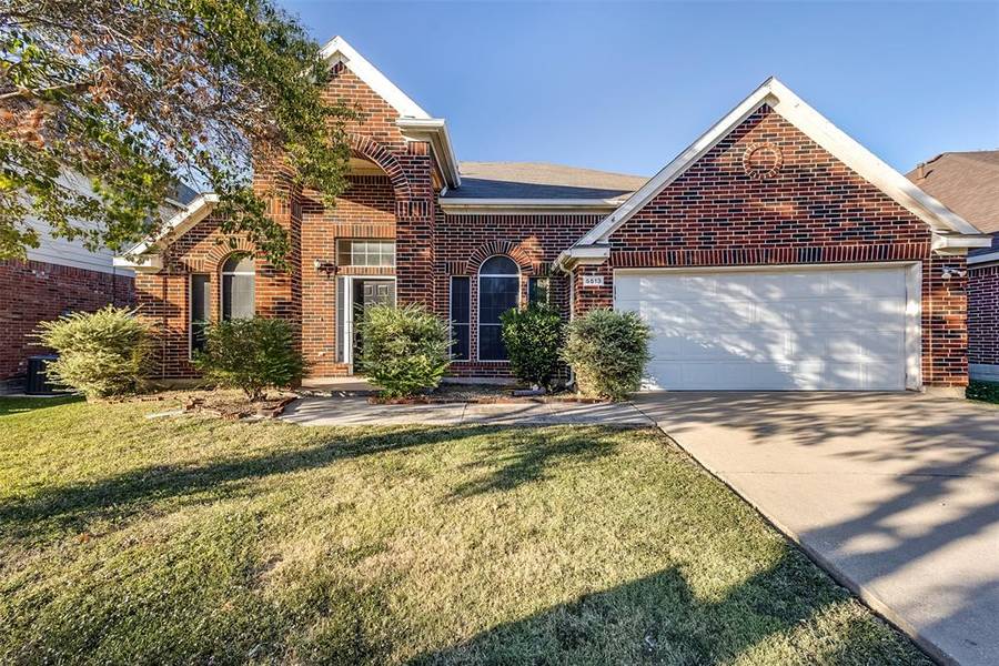 5513 Lawnsberry Drive, Fort Worth, TX 76137