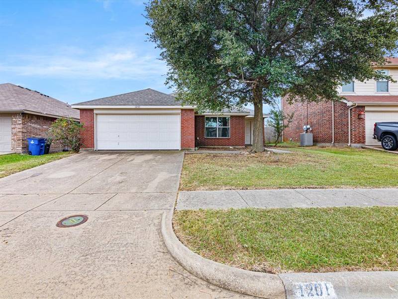 1201 Vicksburg Drive, Ennis, TX 75119