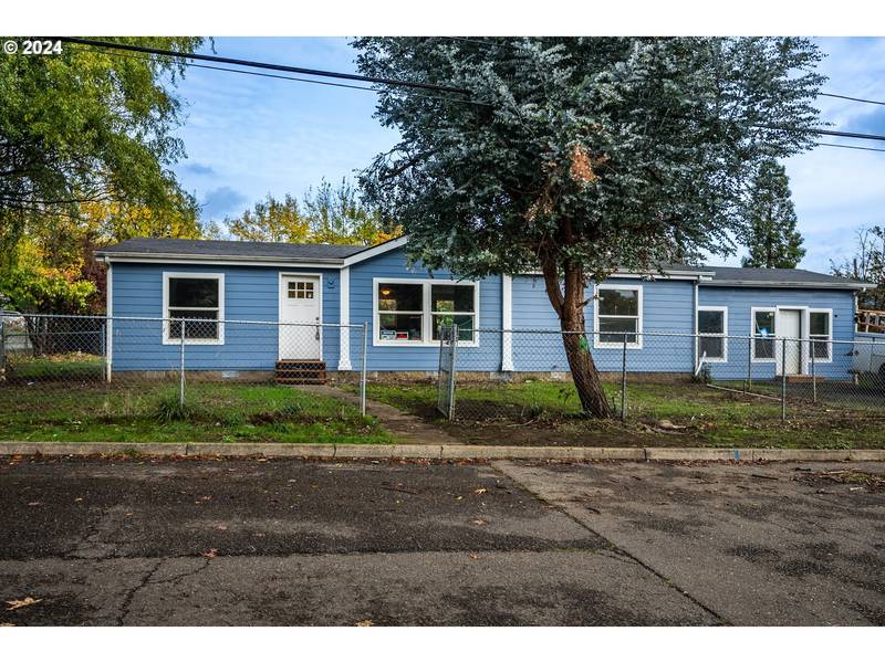 435 NE CEDAR AVE, Myrtle Creek, OR 97457