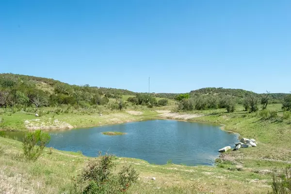 1249 Thompson Dr, Kerrville, TX 78028