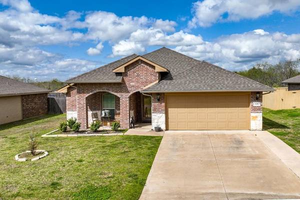 115 Oak Springs Loop, Mabank, TX 75147