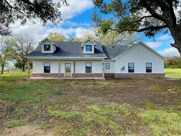 5243 Old Town Road, Whitesboro, TX 76273