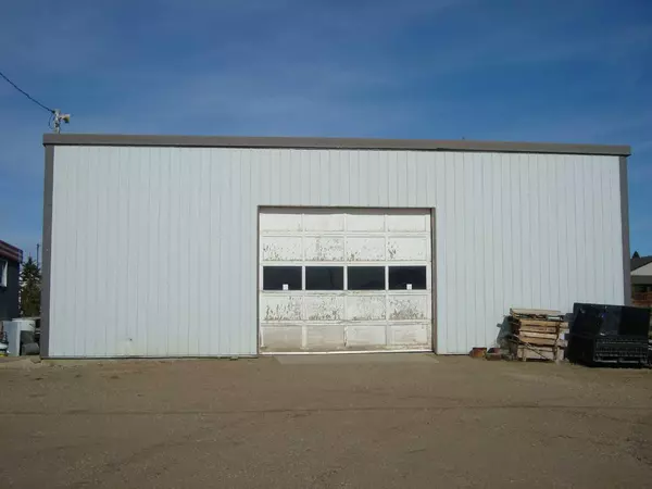 202 Elevator, Trochu, AB T0M 2C0