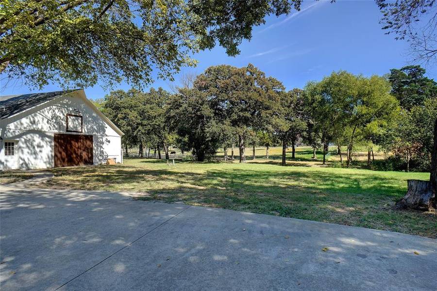 1285 Shady Oaks Drive, Southlake, TX 76092