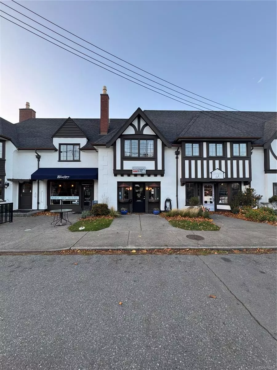 Oak Bay, BC V8S 3E9,2548 Windsor Rd