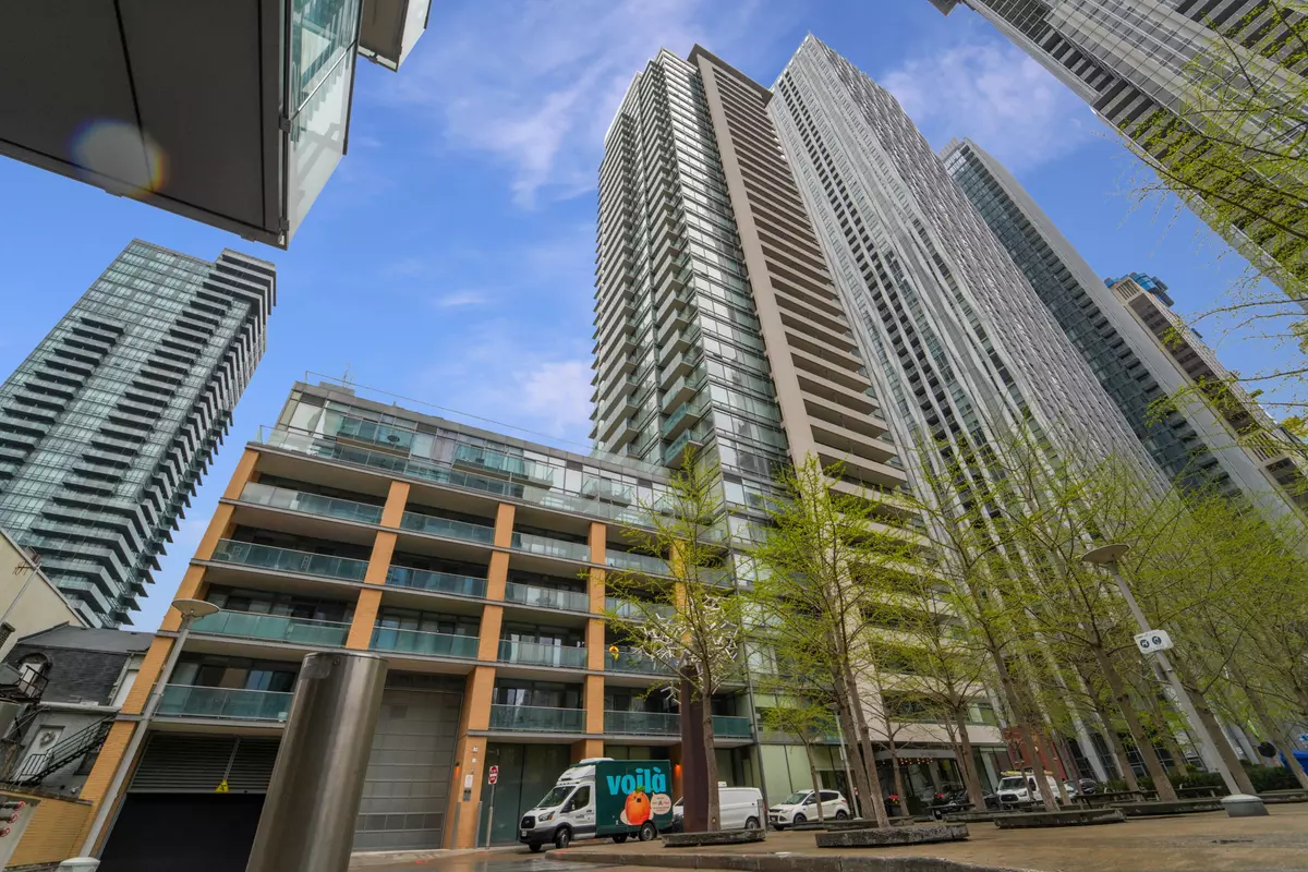 Toronto C02, ON M4W 3Y8,18 Yorkville AVE #409