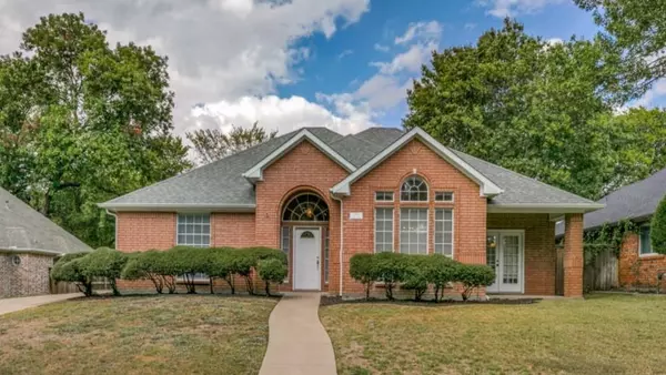 809 Parkhaven Drive, Mesquite, TX 75149