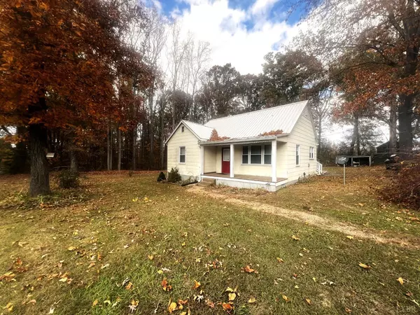 1042 Acorn RD, Nathalie, VA 24577