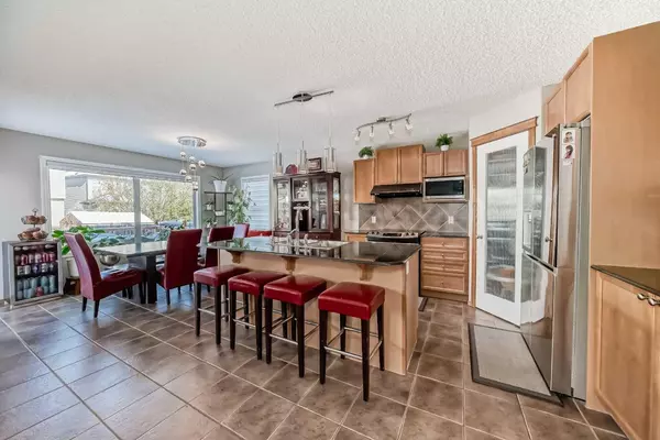 Calgary, AB T3R 1R4,1044 Kincora DR NW