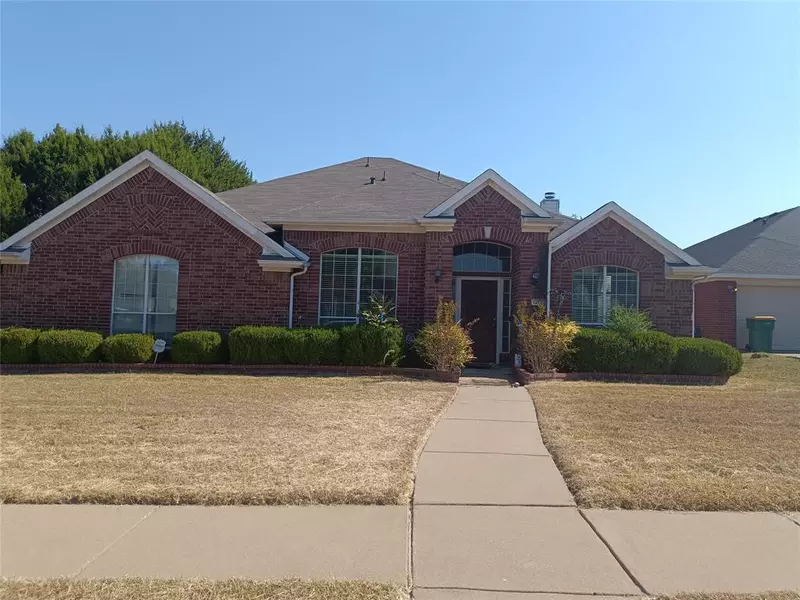 1202 Waterford Oaks Circle, Cedar Hill, TX 75104