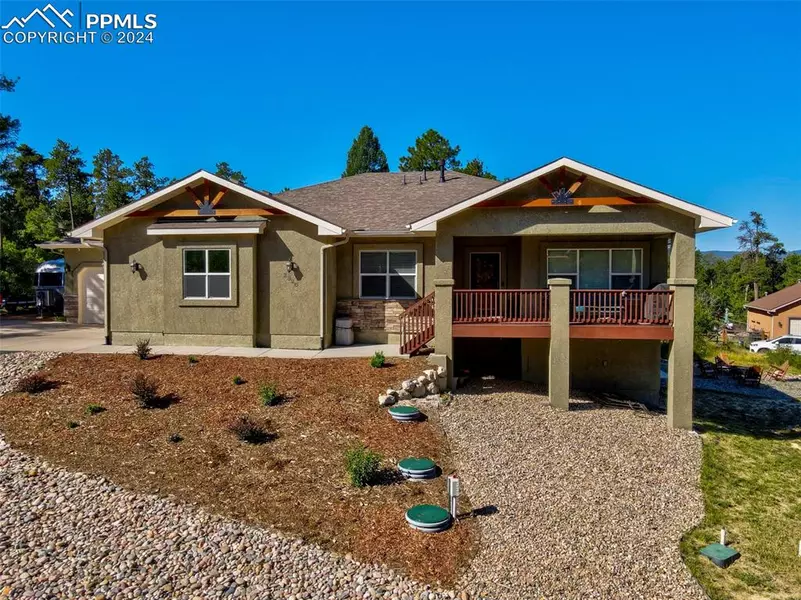 2826 Cagle DR, Larkspur, CO 80118