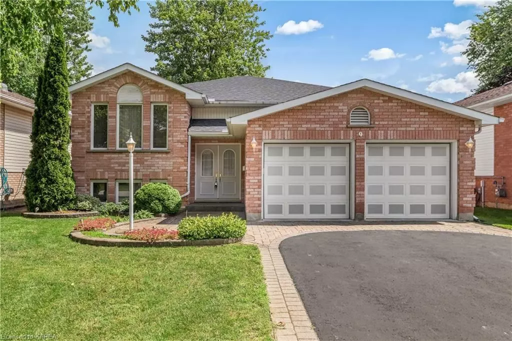 Quinte West, ON K8V 6N1,9 FORCHUK CRES