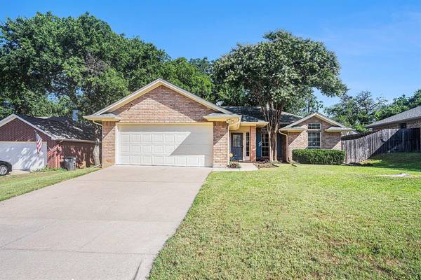 1310 Mcanear Court,  Cleburne,  TX 76033