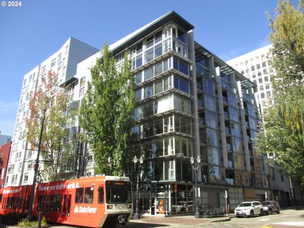 533 NE HOLLADAY ST #409, Portland, OR 97232