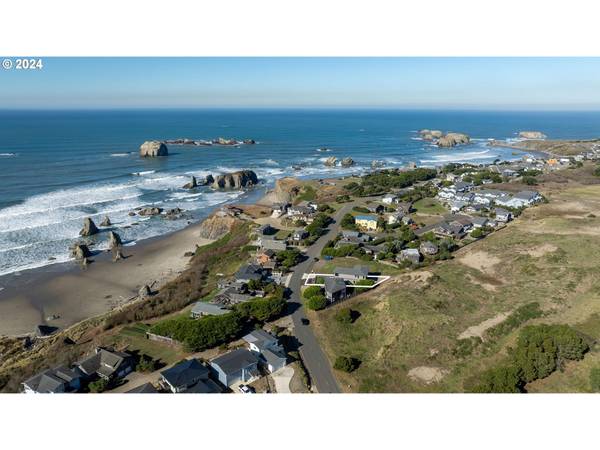 Bandon, OR 97411,2485 BEACH LOOP DR