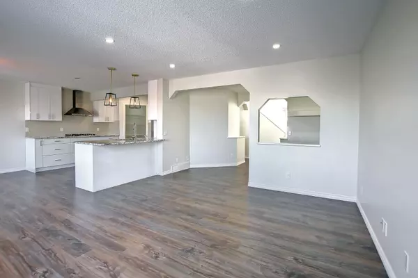 Calgary, AB T3K 5L7,25 panamount CRES Northwest