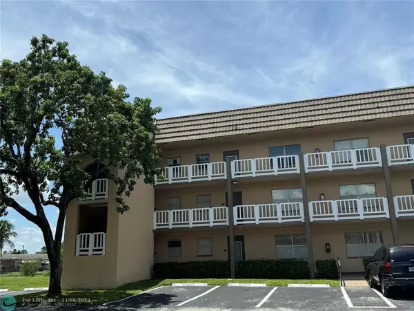 9360 Sunrise Lakes Blvd  #201, Sunrise, FL 33322