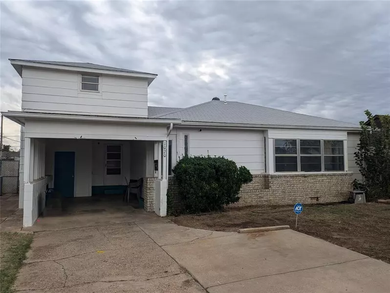 1020 E Walnut Street, Altus, OK 73521