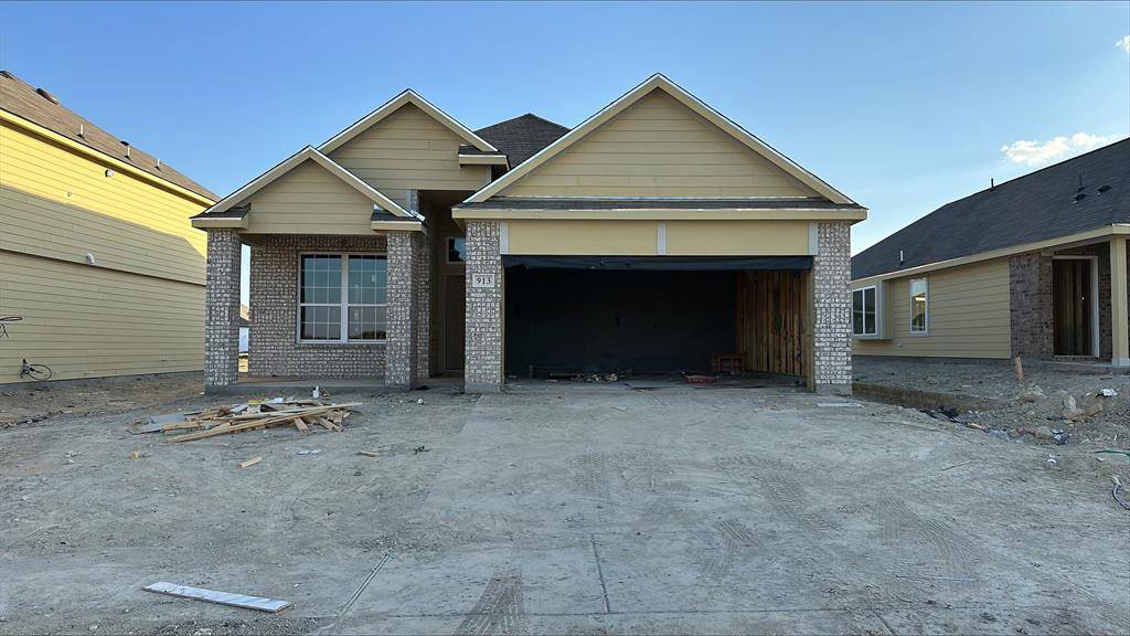 913 Propeller Parkway, Fort Worth, TX 76131