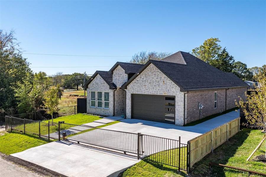 319 Bounding Main, Gun Barrel City, TX 75156