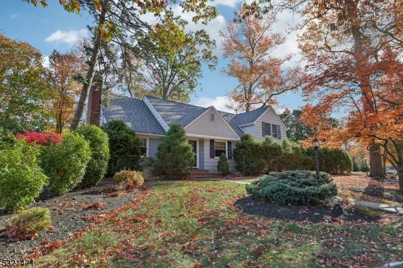 260 Hickory Ln, Mountainside Boro, NJ 07092