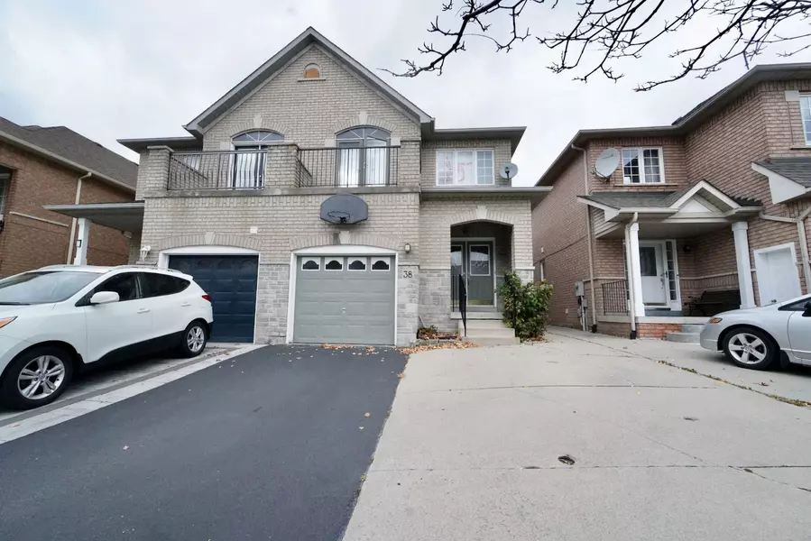 38 Gianmarco WAY, Vaughan, ON L6A 3J3