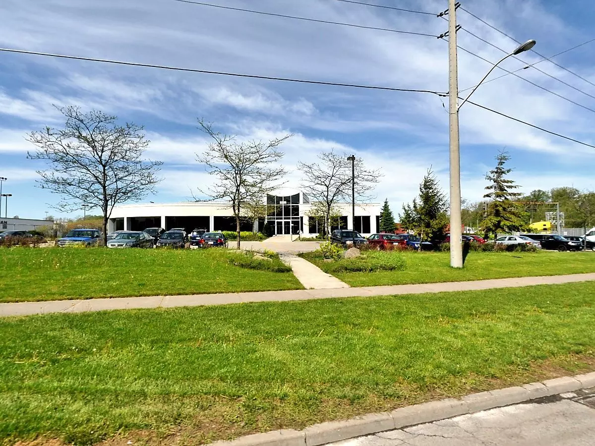 Mississauga, ON L4W 5L5,5355 Creekbank RD